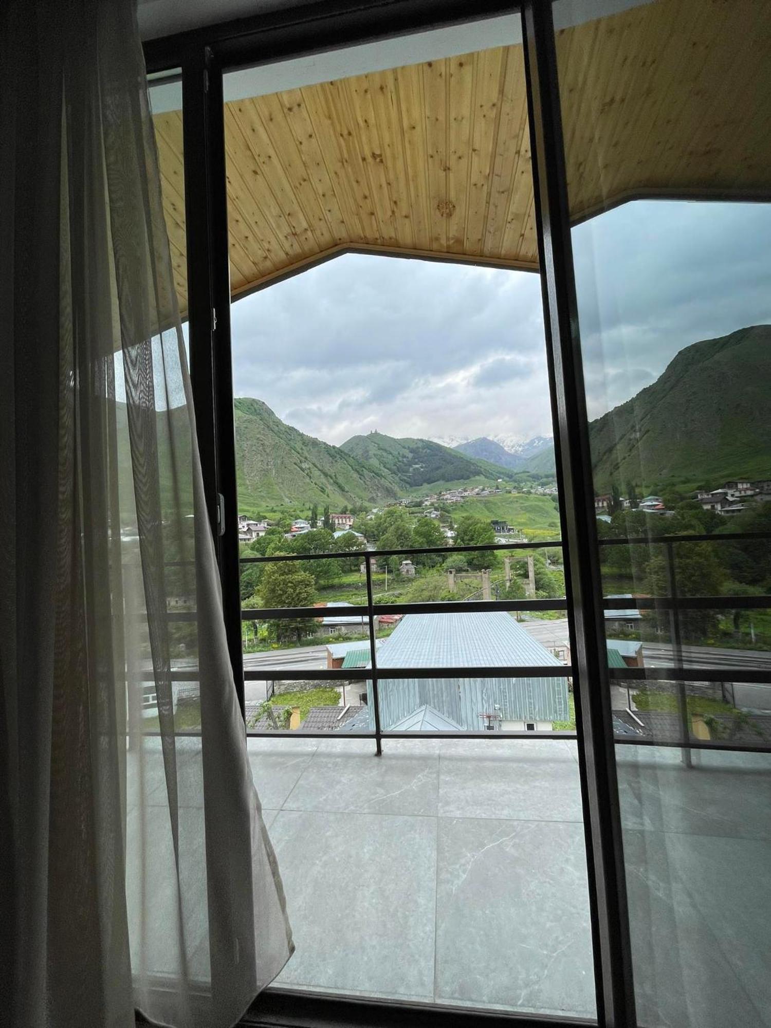 Hotel Shina Kazbegi Extérieur photo